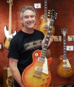 Chris and his new friend (1960 Les Paul- profile.jpg