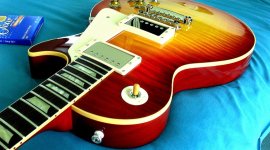 005-2010_Les_Paul_R0_full-body-bridge-tail-front (3).jpg
