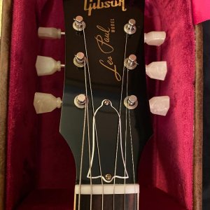 Apricot headstock.jpg