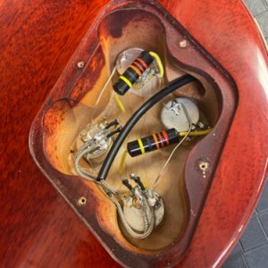 Media '2017-gibson-les-paul-standard-r9-m2m-1-nu7nXae.jpg' in album '2017 Gibson R9 Apricot Burst'